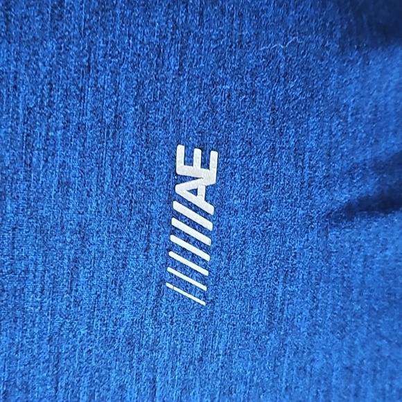 American Eagle Active Extreme Flex Heathered Blue and Black Short Sleeve Tee - Picture 5 of 12